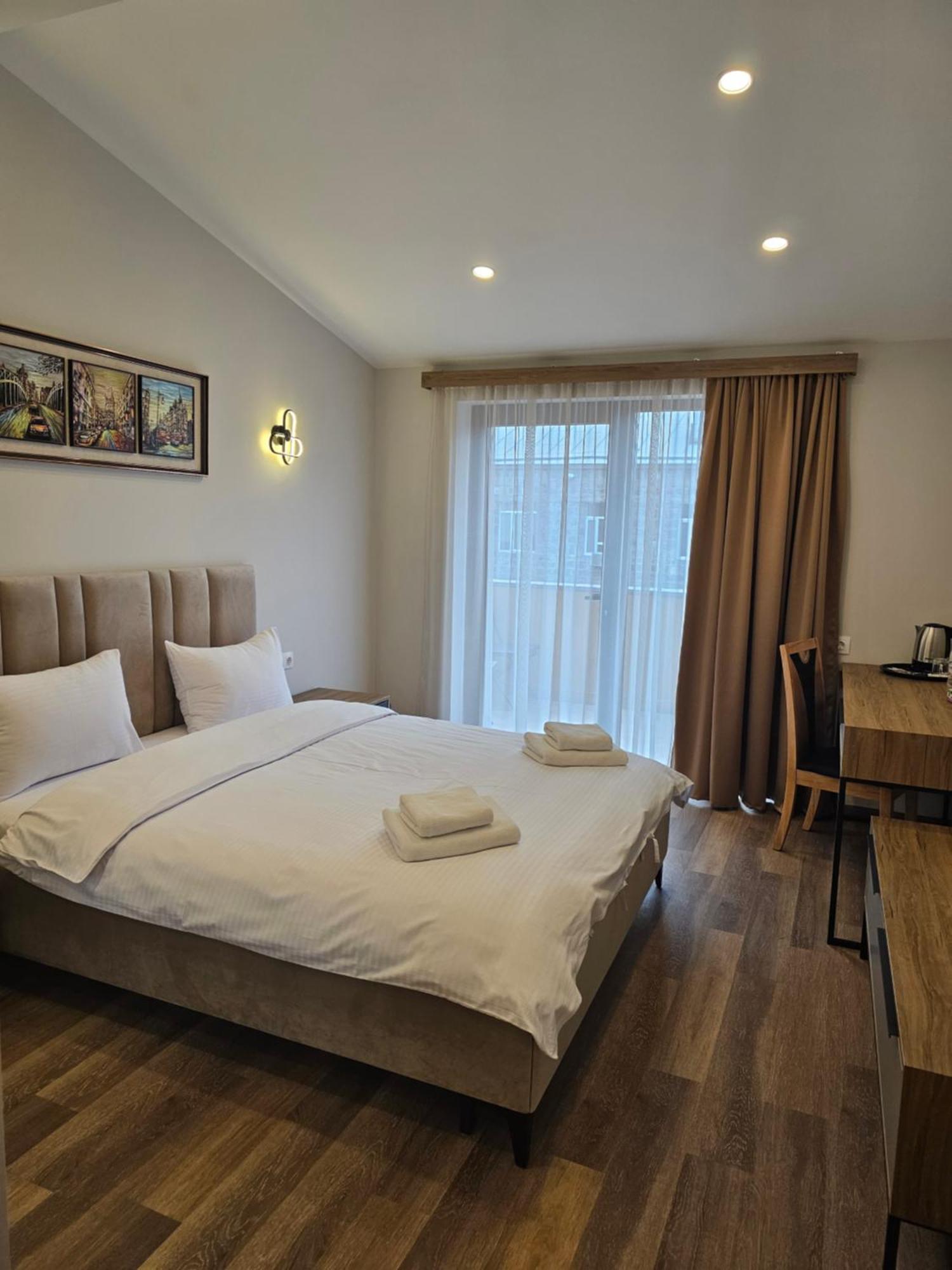 Hotel Avenue 30 เยเรวาน ภายนอก รูปภาพ