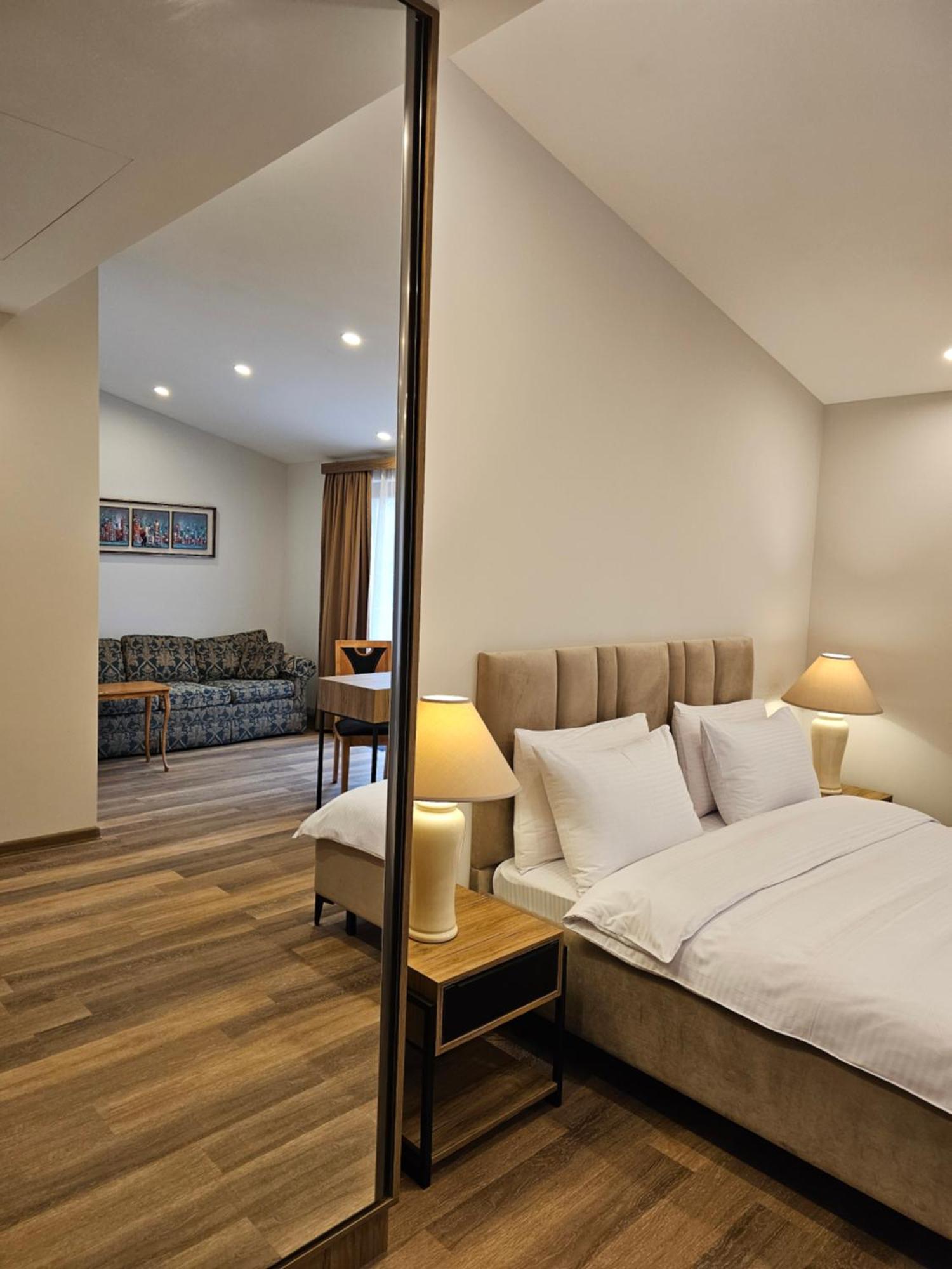 Hotel Avenue 30 เยเรวาน ภายนอก รูปภาพ