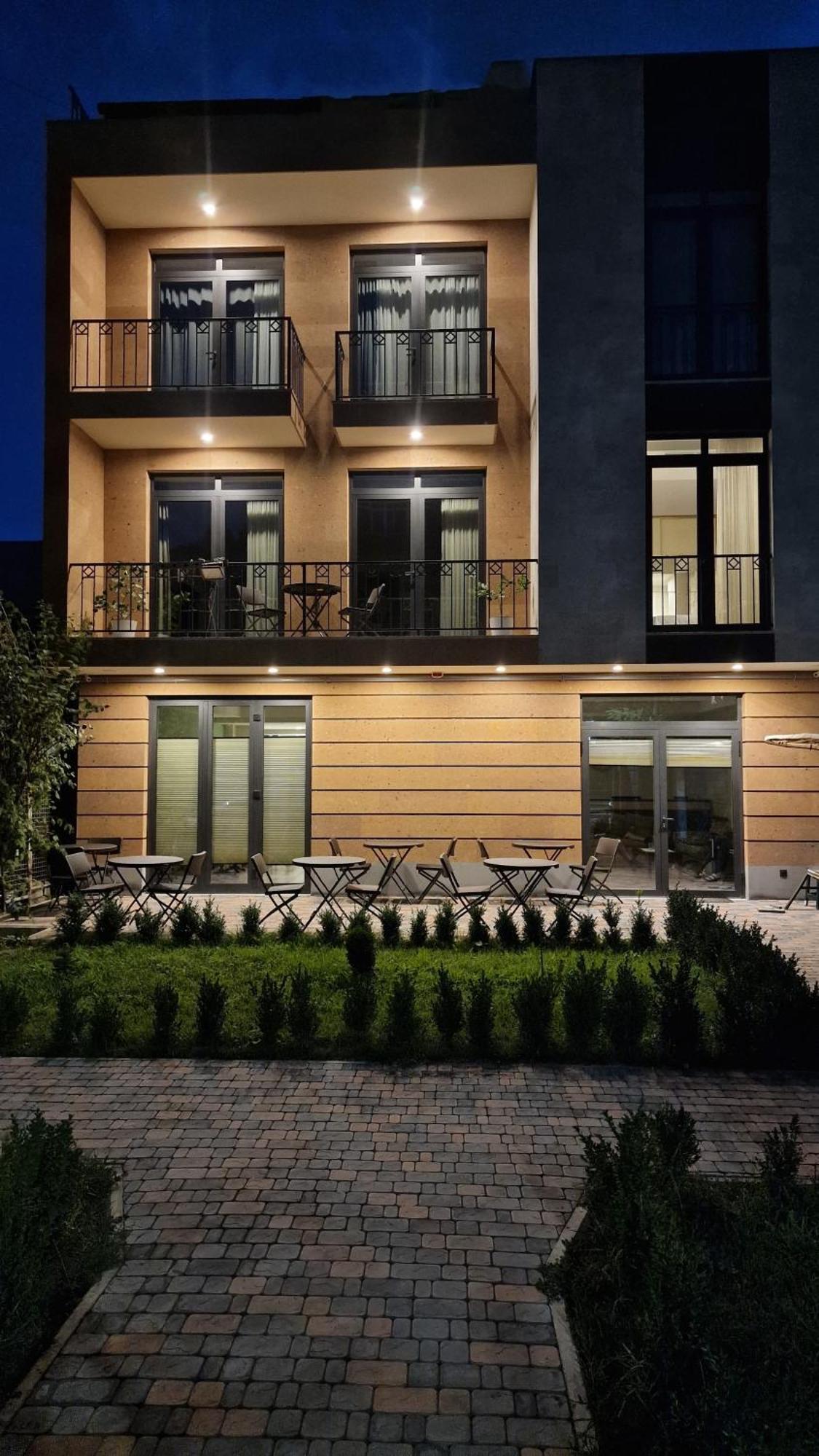 Hotel Avenue 30 เยเรวาน ภายนอก รูปภาพ