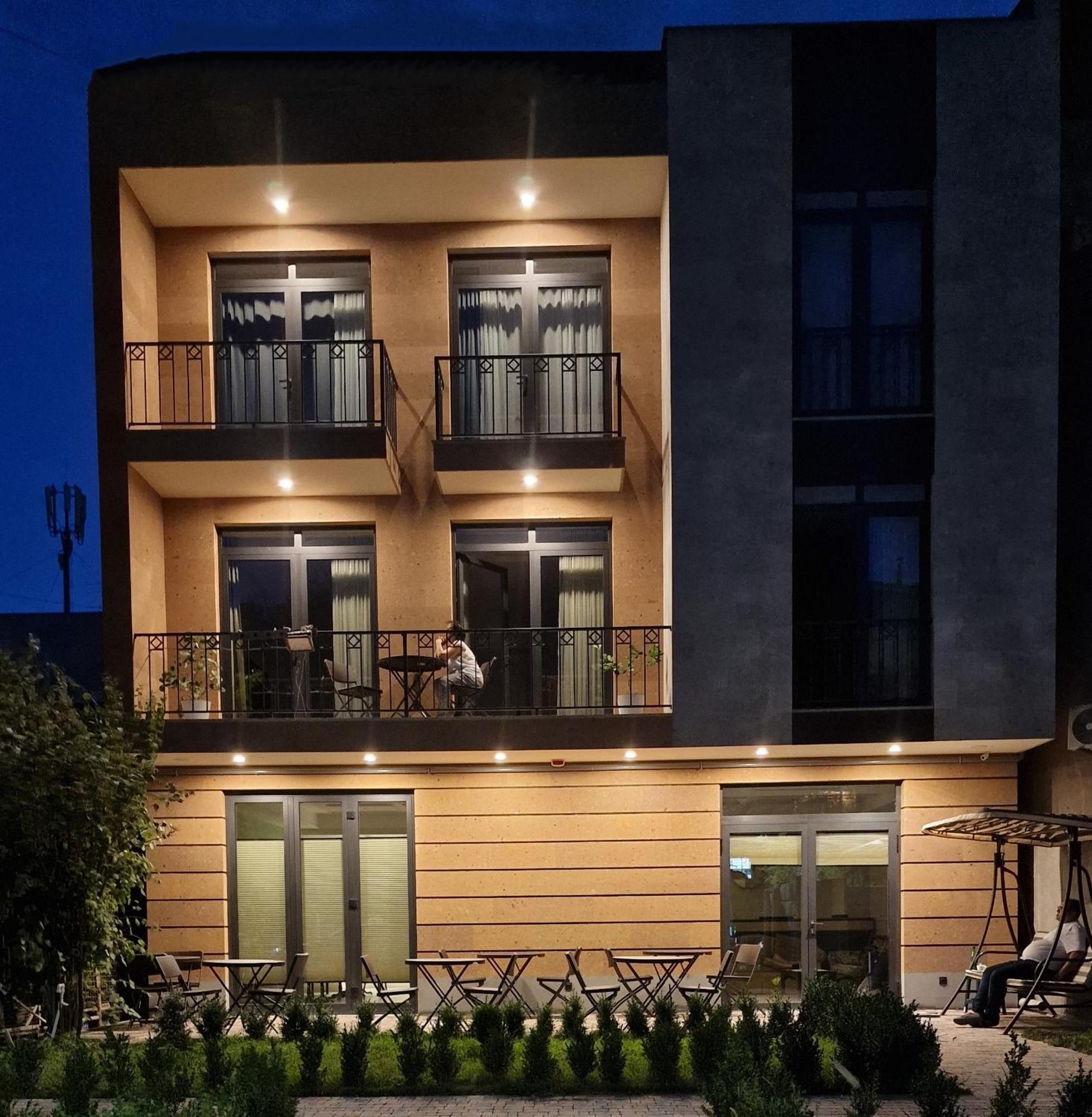 Hotel Avenue 30 เยเรวาน ภายนอก รูปภาพ